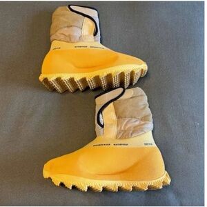 Yezzy steel toed boots